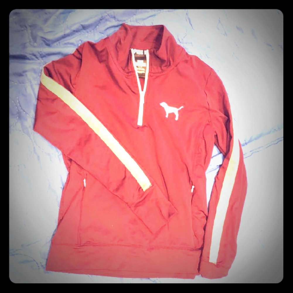 Quarter zip graphic pullover, burgundy